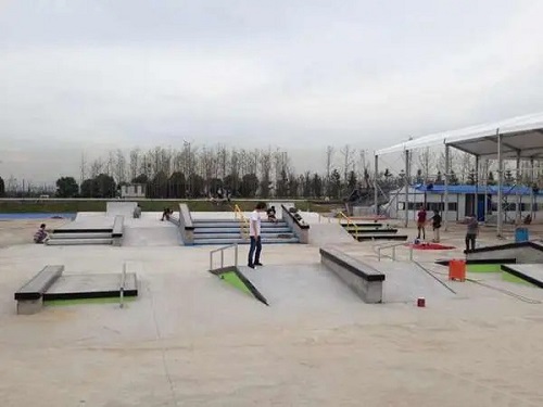 為什么要租賃板場道具而不是直接建造個滑板場？